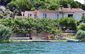 3 Bedroom Lovely Apartment In Bacinska Jezera